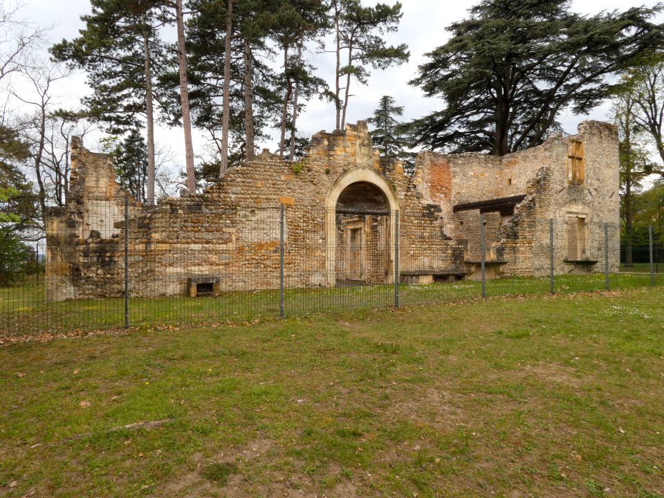 Saint-Genis-Laval - Parc de Beauregard - Maison forte 01