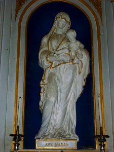 Saint-Georges-du-Mesnil (Eure, Fr) église, statue Madonna et Enfant