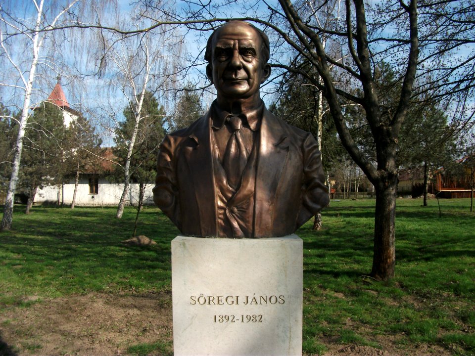 Sőregi János mellszobra Cigándon