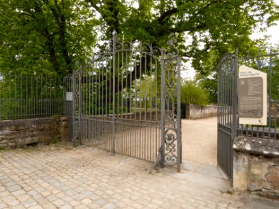 Saint-Genis-Laval - Rue Édouard Millaud - Entrée du parc de Beauregard