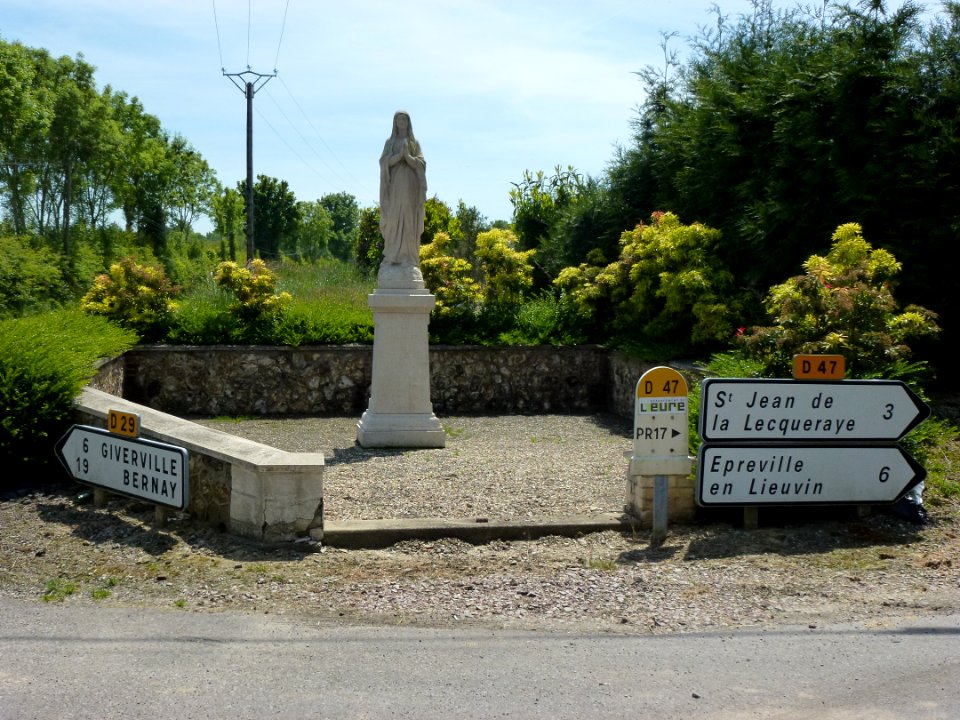 Saint-Georges-du-Vièvre (Eure, Fr) Calvaire de la Vierge