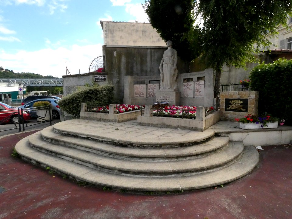 Sainte-Colombe - Square des Anciens Combattants et Résistants du Secteur 6