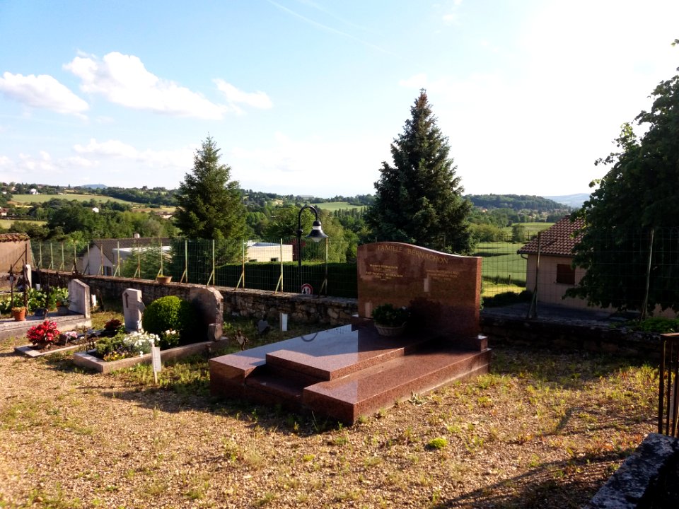 Saint-Didier-de-Formans - Cimetière - Tombe de la famille Bernachon