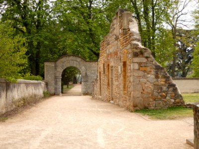 Saint-Genis-Laval - Parc de Beauregard - Porte de Beauregard et murs