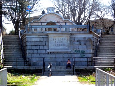 Sa Snug Harbor sta SIRT jeh
