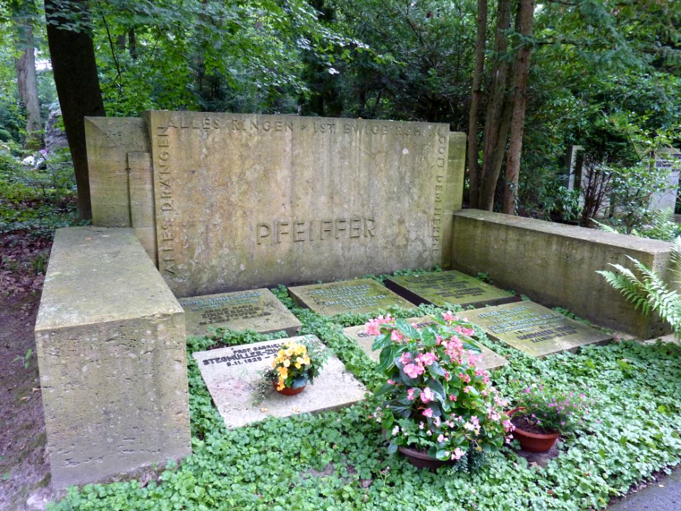 S Waldfriedhof Grab Pfeiffer
