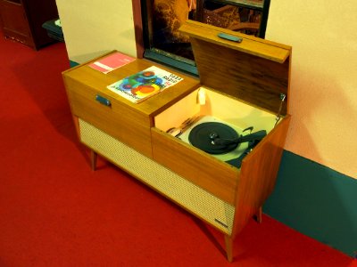 SABA meubel met pick-up