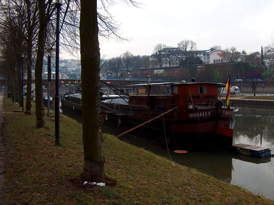Saarbruecken Schiff Alte Bruecke