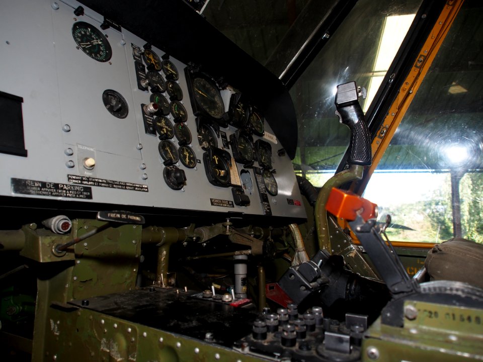 SA59,68-DK Sud Aviation H-34A Choctaw (SA59) cockpit, pic1