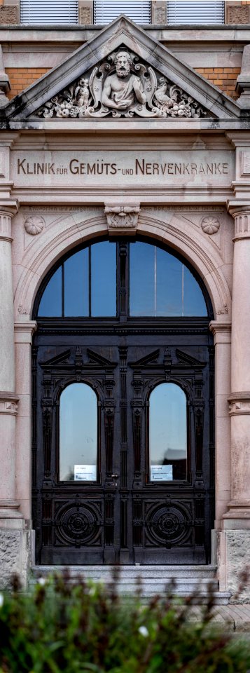 Südportal der Nervenklinik in Tübingen