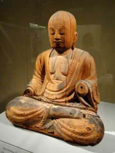 Sōgyō Hachiman, view 1, 10th century, Japan, wood with traces of white pigment - Art Institute of Chicago - DSC00146