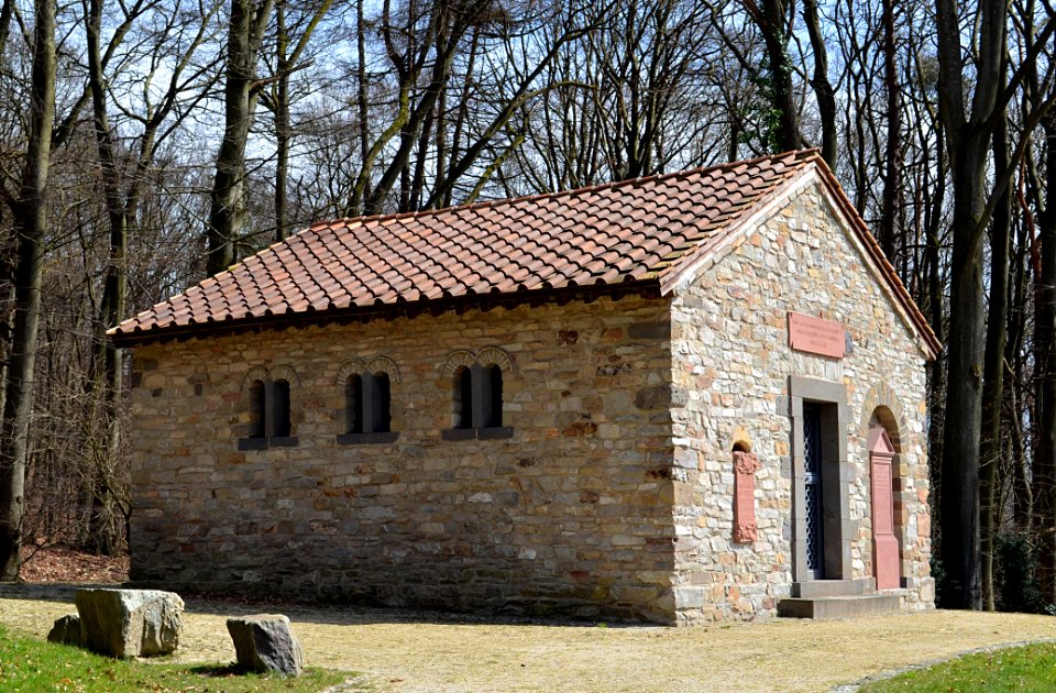 Saalburg, Gräberhaus