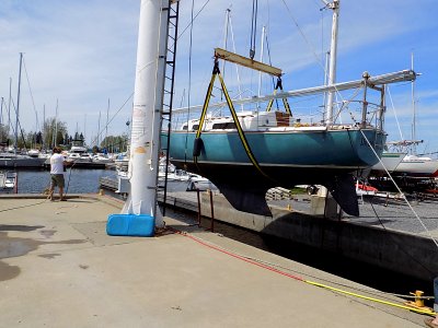 Sabre 28 sailboat Divine Wind 2569