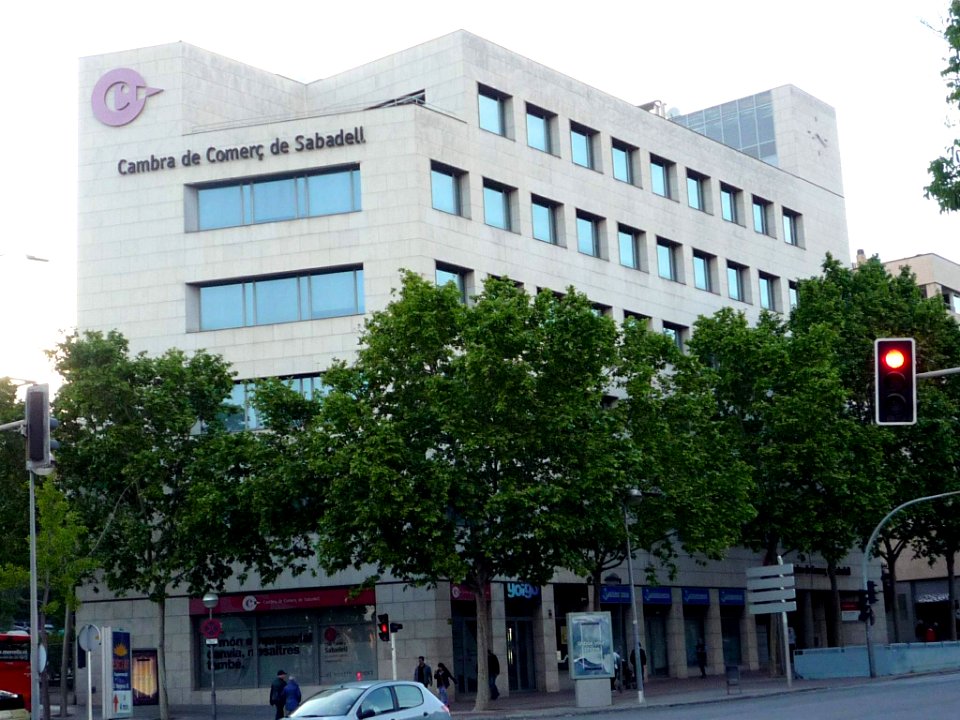 Sabadell - Avinguda de Francesc Macià, Cambra de Comerç de Sabadell 1