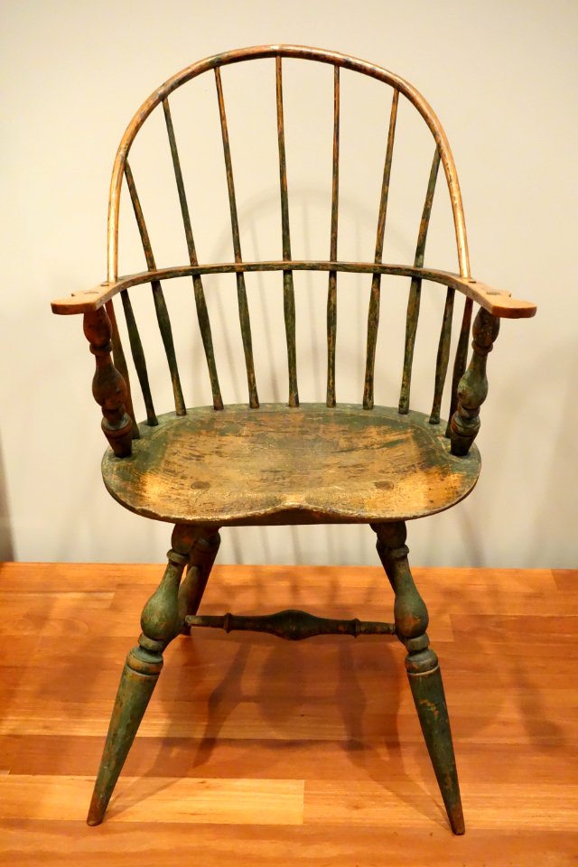 Sack-back Windsor armchair, 1780-1800, oak, hickory, maple, and pine - De Young Museum - DSC00825
