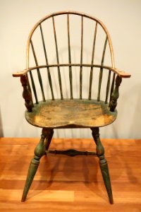 Sack-back Windsor armchair, 1780-1800, oak, hickory, maple, and pine - De Young Museum - DSC00825