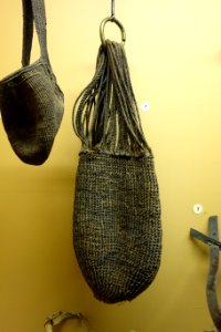 Sack carried by initiate in the nkumi secret society - Tetela - Royal Museum for Central Africa - DSC05985