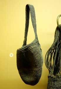 Sack carried by initiate in the nkumi secret society - Tetela - Royal Museum for Central Africa - DSC05983