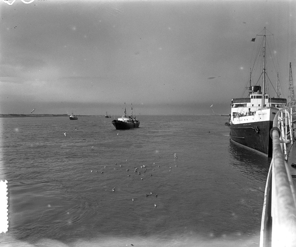 S. S. Faustus gezonken in Nieuwe Waterweg . De scheepvaart ligt stil, Bestanddeelnr 905-4037