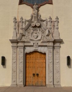 Sacred Heart Cathedral (Dodge City), E entrance 1