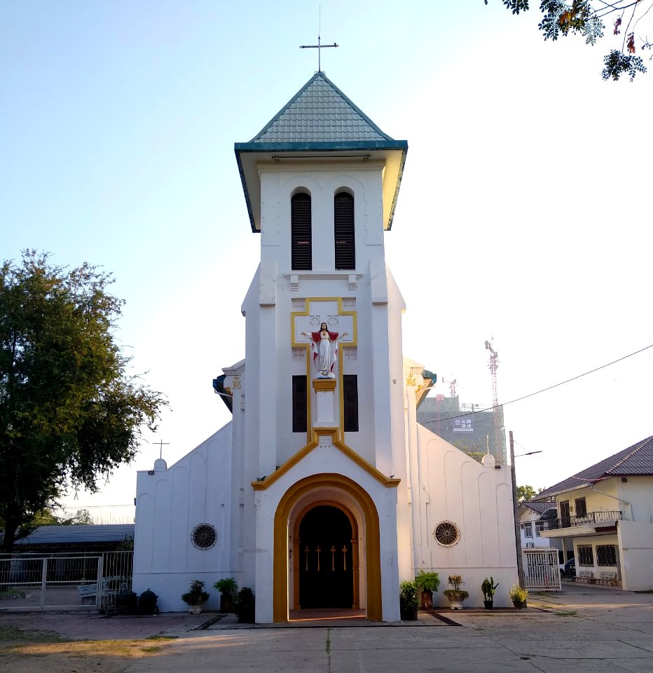 Sacred Heart Cathedral, Vientiane 3