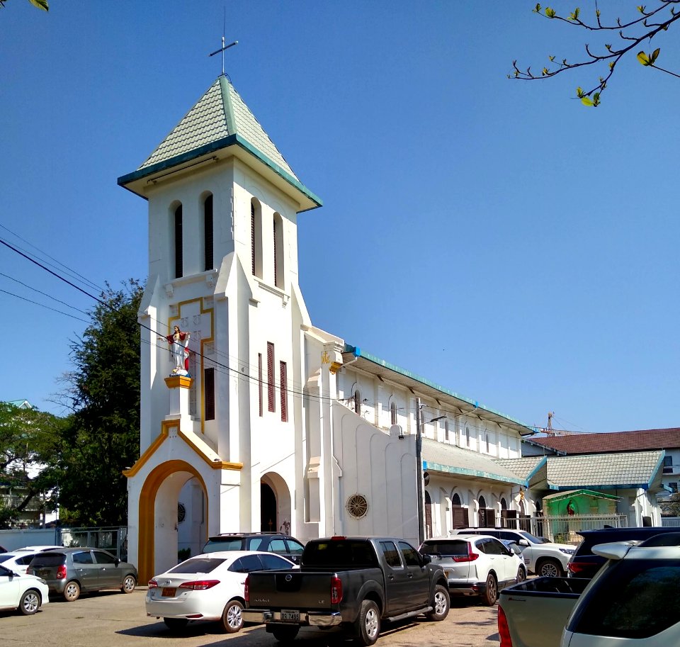 Sacred Heart Cathedral, Vientiane 4