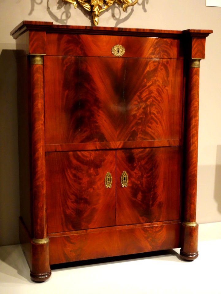 Secretaire a abattant, by Joseph Laidain, Boston, Massachusetts, 1826, mahogany mahogany veneer, basswood, white pine, brass - Winterthur Museum - DSC01428