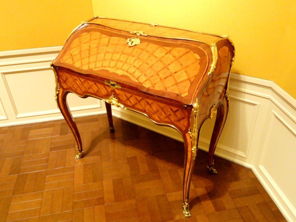 Secretaire en Pente, Bernard van Risenburgh II, Paris, c. 1750 - Nelson-Atkins Museum of Art - DSC08905