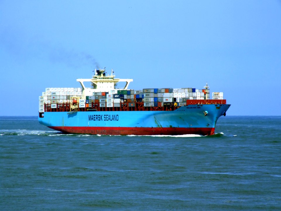 Sealand New York p04 approaching Port of Rotterdam, Holland 08-Jul-2007