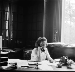 Secretaresse van de minister-president, Bestanddeelnr 900-7429