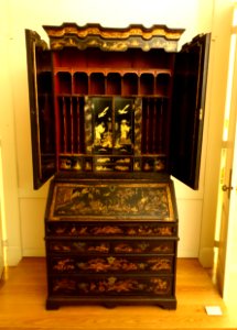 Secretary, England, probably 1725-1750, oak, black lacquer, polychrome painting, gold leaf, brass - Museu Nacional de Soares dos Reis - Porto, Portugal - DSC00604