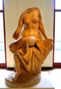 Seated nymph, Roman copy of Hellenistic original from Asia Minor, second half of the 2nd century AD, perhaps from Rome, marble - Cinquantenaire Museum - Brussels, Belgium - DSC09055