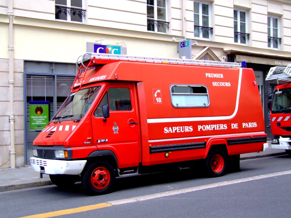 Sapeurs Pompiers de Paris Renault B110