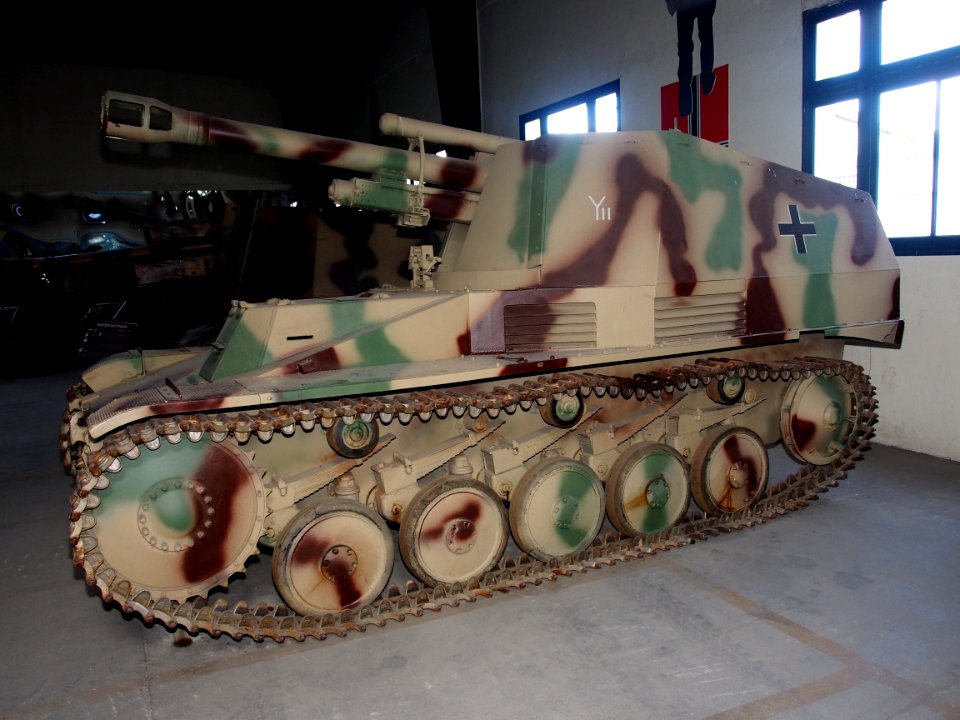 SdKfz 124 Wespe in the Musée des Blindés, France, pic-4