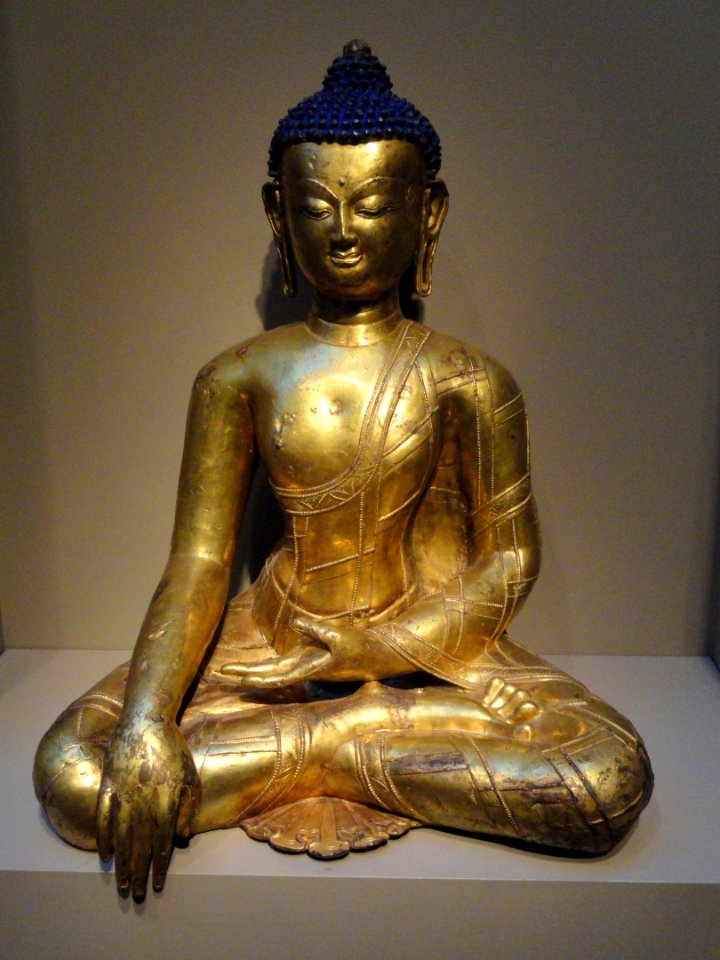 Seated Buddha, Central Tibet, 14th century AD, gilt-copper with pigment - Arthur M. Sackler Gallery - DSC06004