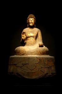 Seated Yakushi Nyorai (Bhaisajyaguru), Nara period, 8th century, wood-core lacquer with gold leaf - Tokyo National Museum - DSC05091