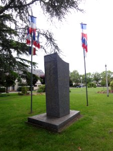 Saran (Loiret) Monument aux morts
