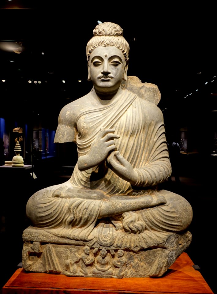 Seated Buddha, Pakistan, Kushan dynasty, 100s-200s AD, schist - Tokyo National Museum - Tokyo, Japan - DSC08667