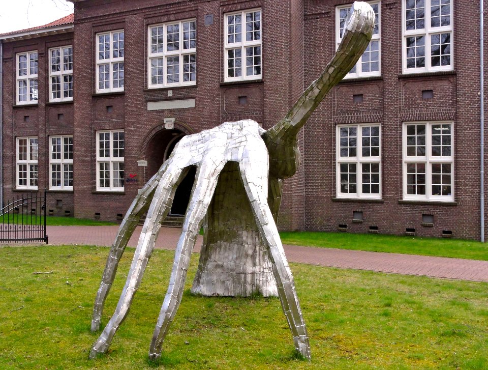 Sculptuur Willem Kind-Stationsstraat Emmen