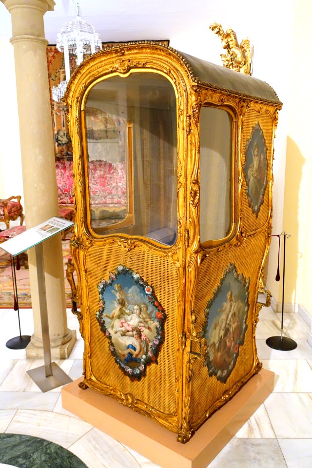 Sedan chair, Naples, 1750-1775 AD - Museo Nacional de Artes Decorativas - Madrid, Spain - DSC08361
