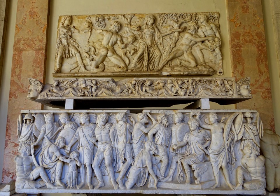 Sarcofago della gigantomachia and Sarcofago dei barbari prigionieri - Museo Pio-Clementino - Vatican Museums - DSC00962