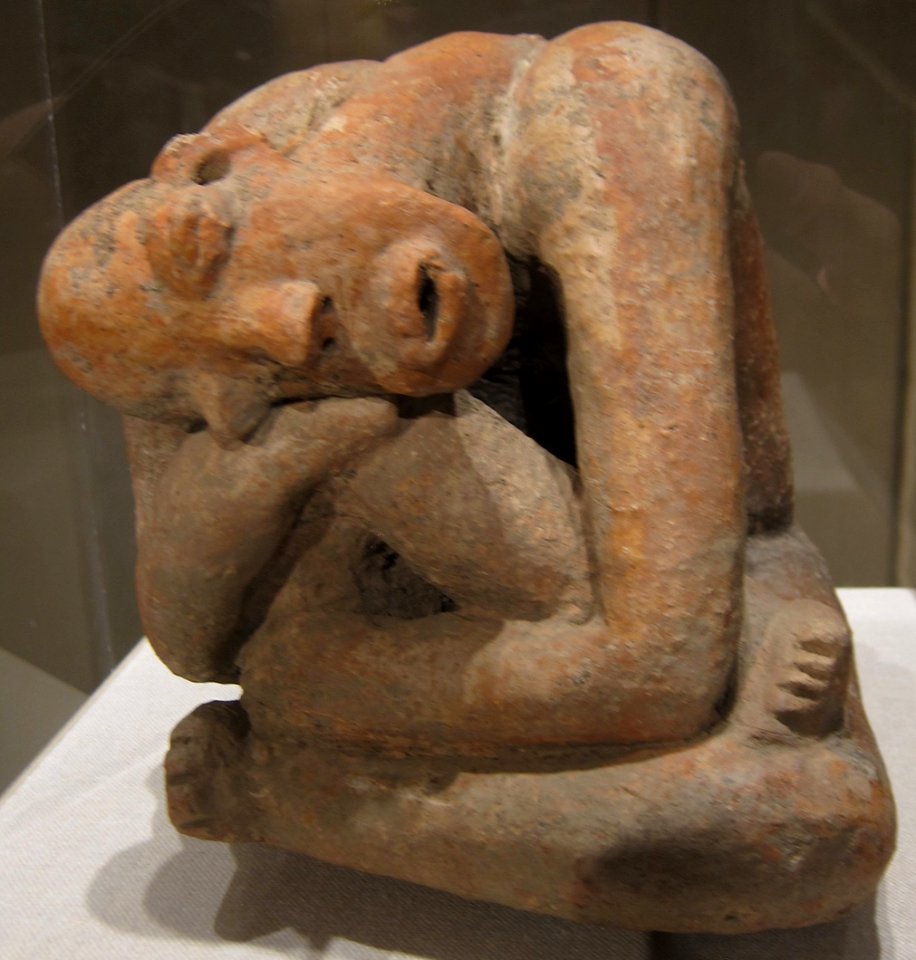 Seated figure grom Mali, 13th century, Djenné peoples, Metropolitan Museum of Art, 1981.218