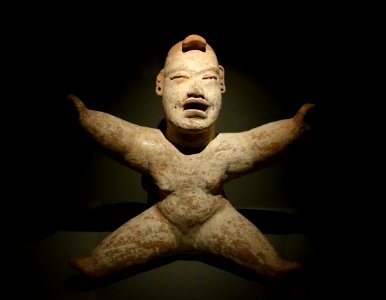 Seated hollow baby, Gulf Coast Olmec culture, Tenenexpan, Veracruz state, Early Formative period, c. 1100-900 BC, ceramic - Dallas Museum of Art - DSC04574