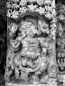 Sculptures at the Kesava Temple, Somnathpur 22 photo