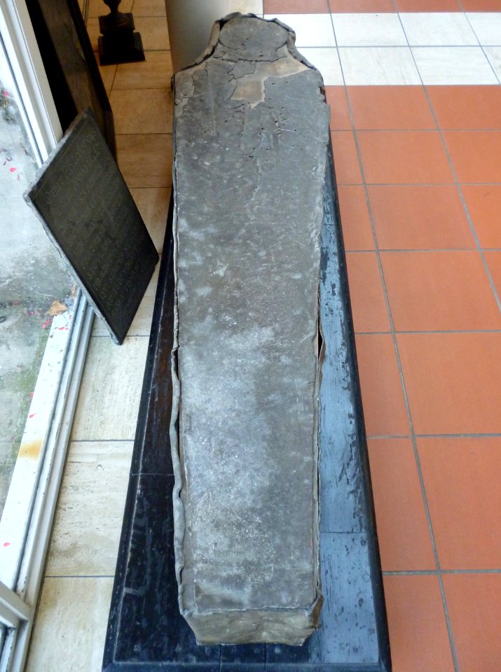 Sarcophage de Judith de Bretagne