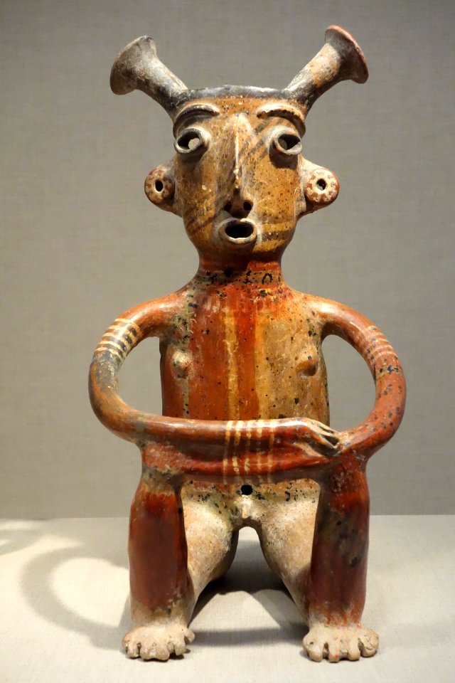 Seated male, Mexico, Zacatecas, 2nd century AD, earthenware and pigment - De Young Museum - DSC00515