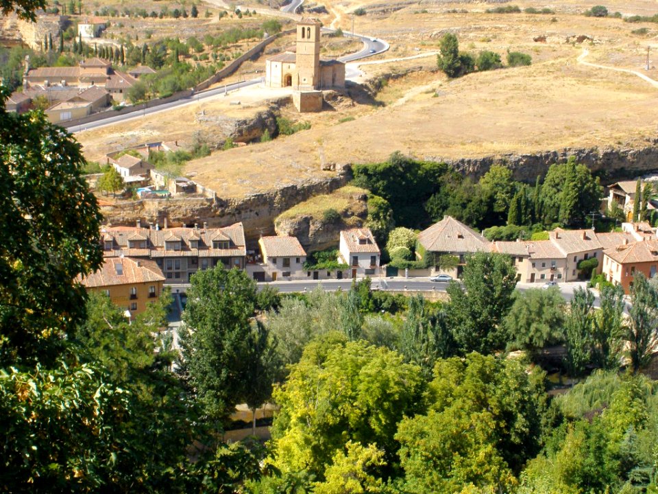 Segovia - Iglesia de la La Vera Cruz, exterior 02