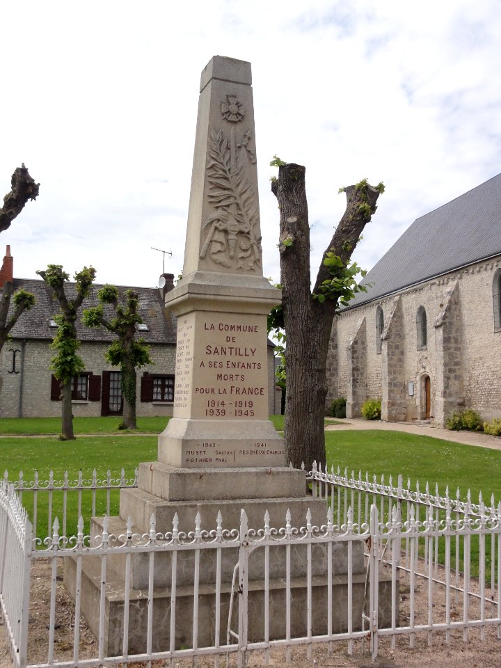 Santilly (Eure-et-Loir) Monument aux morts