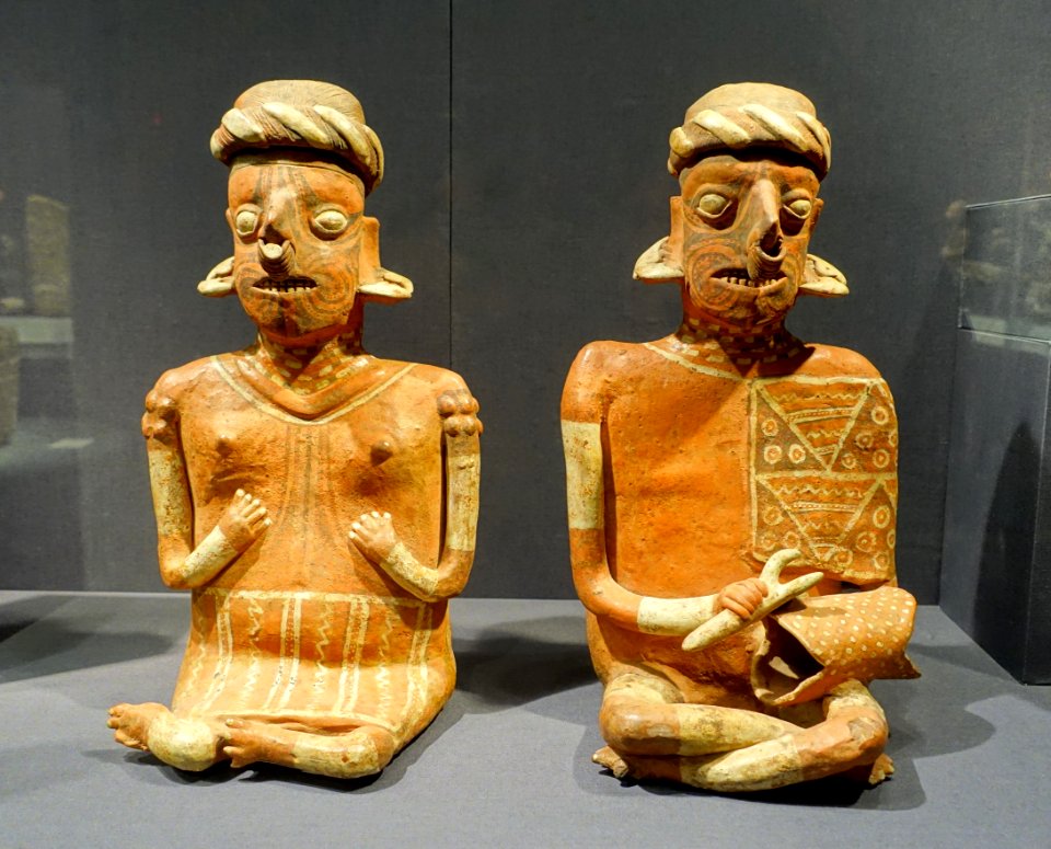 Seated couple, Ixtlan del Rio, Nayarit, Mexico, 200 BC to 200 AD, ceramic, polychrome slip - Princeton University Art Museum - DSC07137
