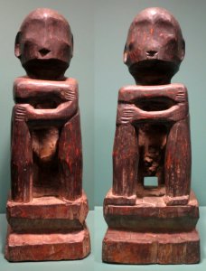 Seated Bulul from Ifugao, narra wood, Honolulu Museum of Art